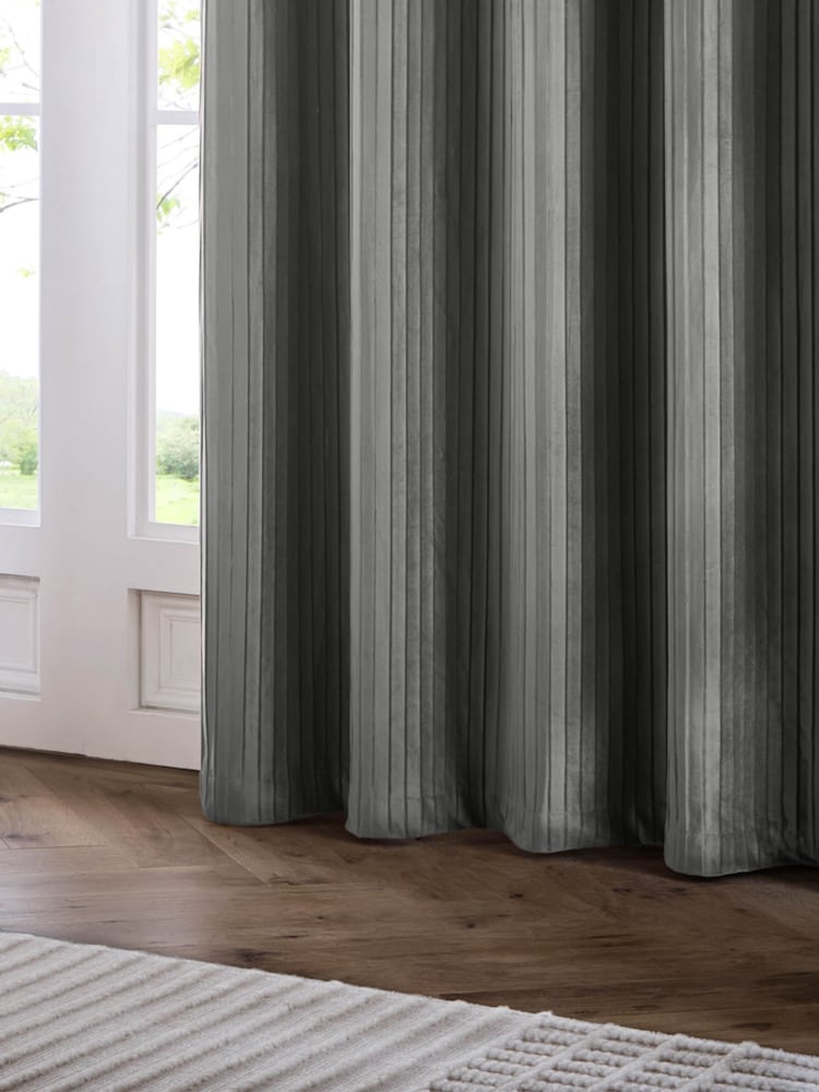 Paoletti Dove Grey Corinthian Velvet Fully Lined Eyelet Curtains - Image 4 of 4 Paoletti Dove Grey Corinthian Velvet Fully Lined Eyelet Curtains - Image 4 of 4