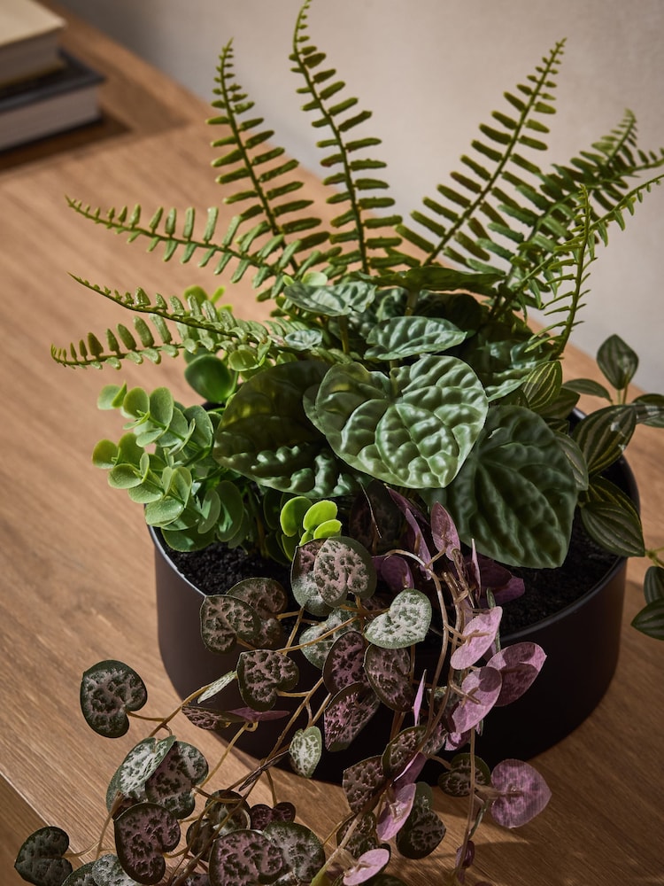 Green Artificial Plants in Black Bronx Metal Planter - Image 2 of 3 Green Artificial Plants in Black Bronx Metal Planter - Image 2 of 3