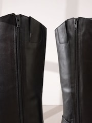 Black Leather Signature Chisel Toe Harness Western Cowboy Boots - Image 2 of 5