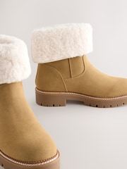 Castanho castanho - Forever Comfort® Faux Fur Cuff Ankle Boots - Imagem 5 de 5