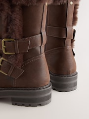 Chocolate marrom - Forever Comfort® Double Buckle Faux Fur Lined Ankle Boots - Imagem 5 de 5