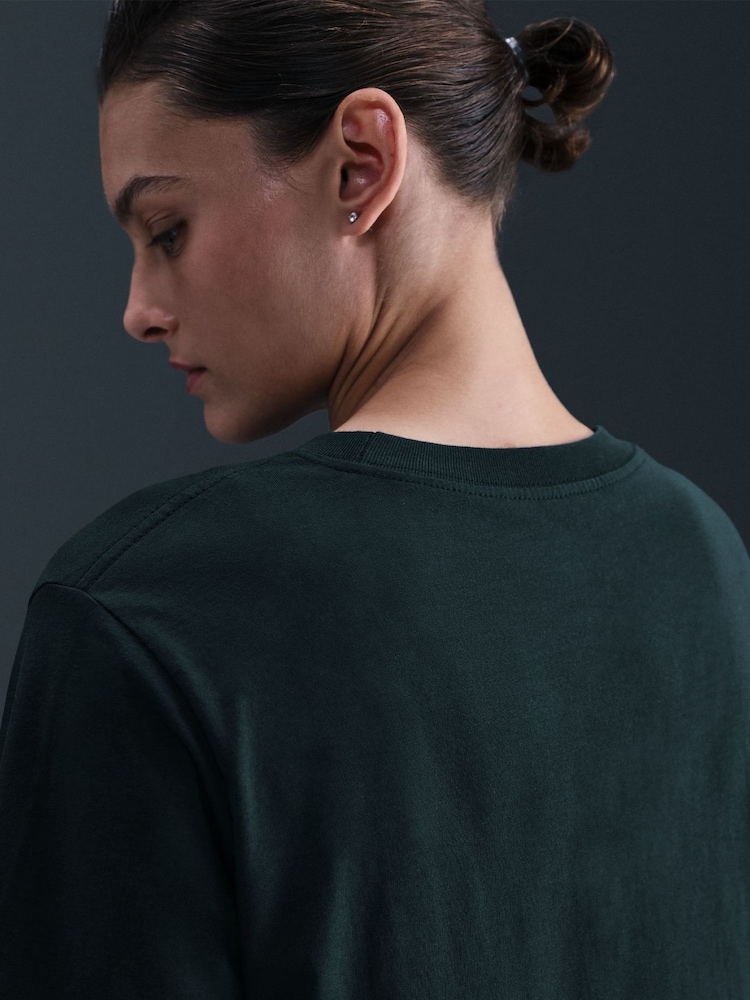 Nike Green Sportswear Essential T-Shirt - Image 5 of 5 Nike Green Sportswear Essential T-Shirt - Image 5 of 5