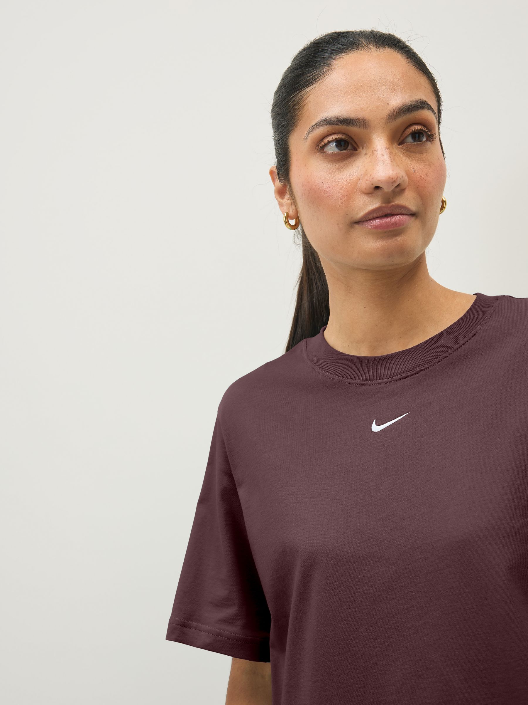 nike t shirt women's red