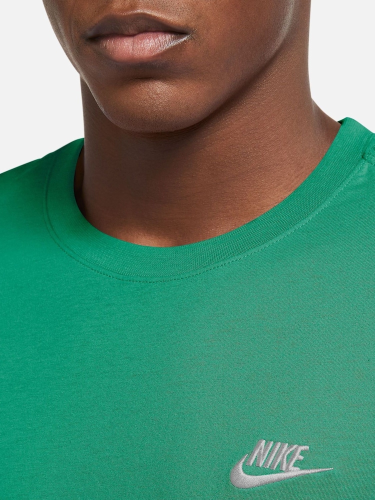 Nike Green Sportswear Club T-Shirt - Image 3 of 3