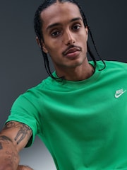 Nike Green Sportswear Club T-Shirt - Image 4 of 5
