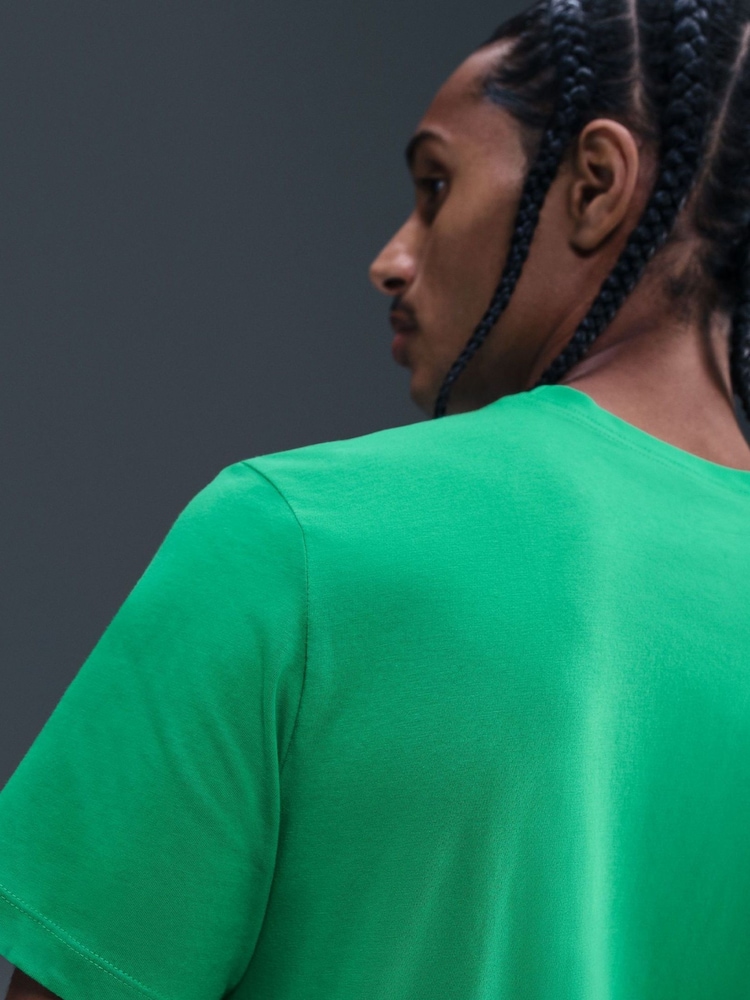 Nike Green Sportswear Club T-Shirt - Image 5 of 5