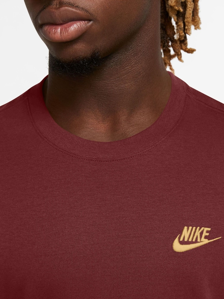 Nike Red Club T-Shirt - Image 2 of 3 Nike Red Club T-Shirt - Image 2 of 3