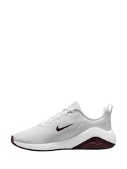 Bela/bordo - Športni copati Nike MC 3 Gym - Slika 2 iz 4
