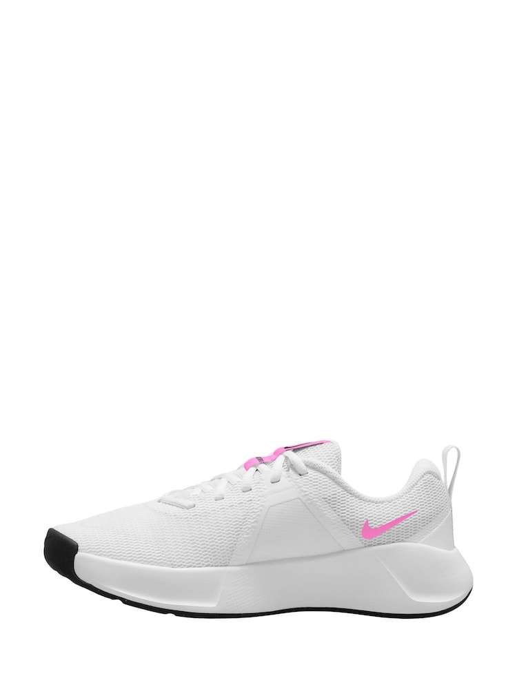 Nike White/Pink MC 3 Gym Trainers - Image 2 of 4 Nike White/Pink MC 3 Gym Trainers - Image 2 of 4