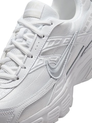 Nike White White Initiator Retro Runner Trainers - Image 10 of 11