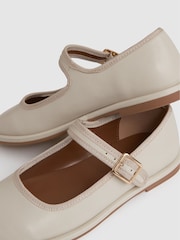 Crema - Reiss Nicole Leather Mary Jane Ballet Pumps - Imagen 4 de 4