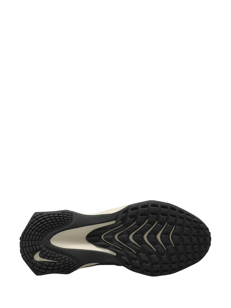 Nike White City Response Trainers - Image 4 of 4