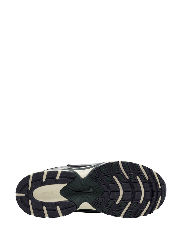 Nike Green Vomero V5 Runner Trainers - Image 4 of 4