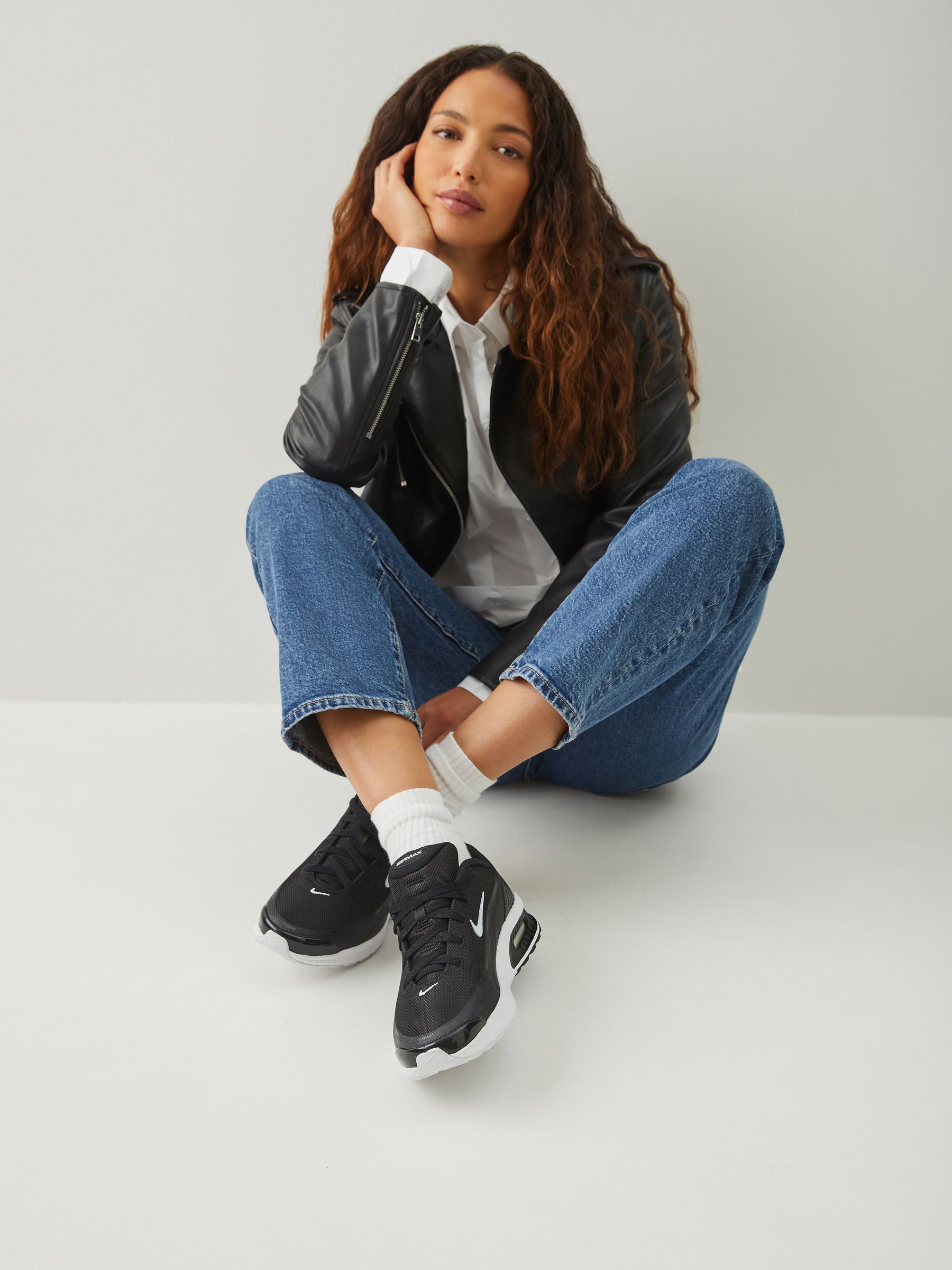 Buy Чорний - Кросівки Nike Air Max Bia з сайту Next Ukraine
