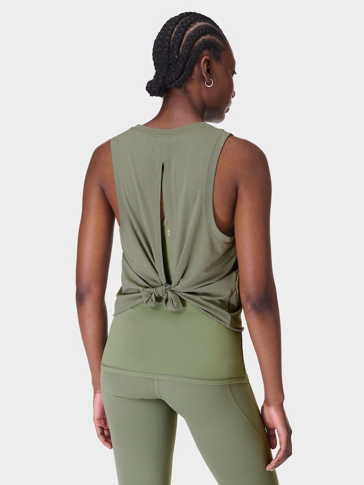 Sweaty Betty Green Soft Flow 2-In-1 Bra Tank - Image 2 of 9