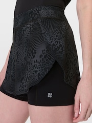 Sweaty Betty Grey Get Set 2-in-1 Multi-Train Shorts - Image 5 of 9