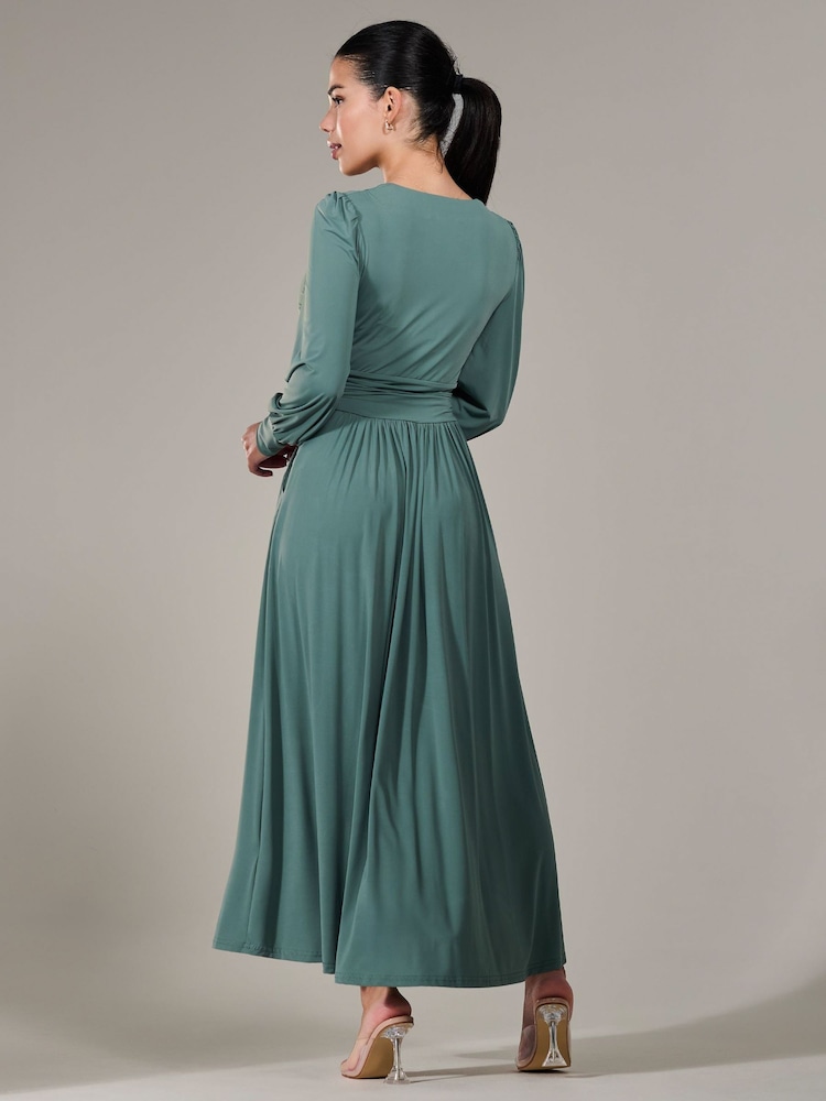 Grün - Jolie Moi Petite Long Sleeve Soft Silky Jersey Maxi Dress - Bild 2 von 6 Grün - Jolie Moi Petite Long Sleeve Soft Silky Jersey Maxi Dress - Bild 2 von 6