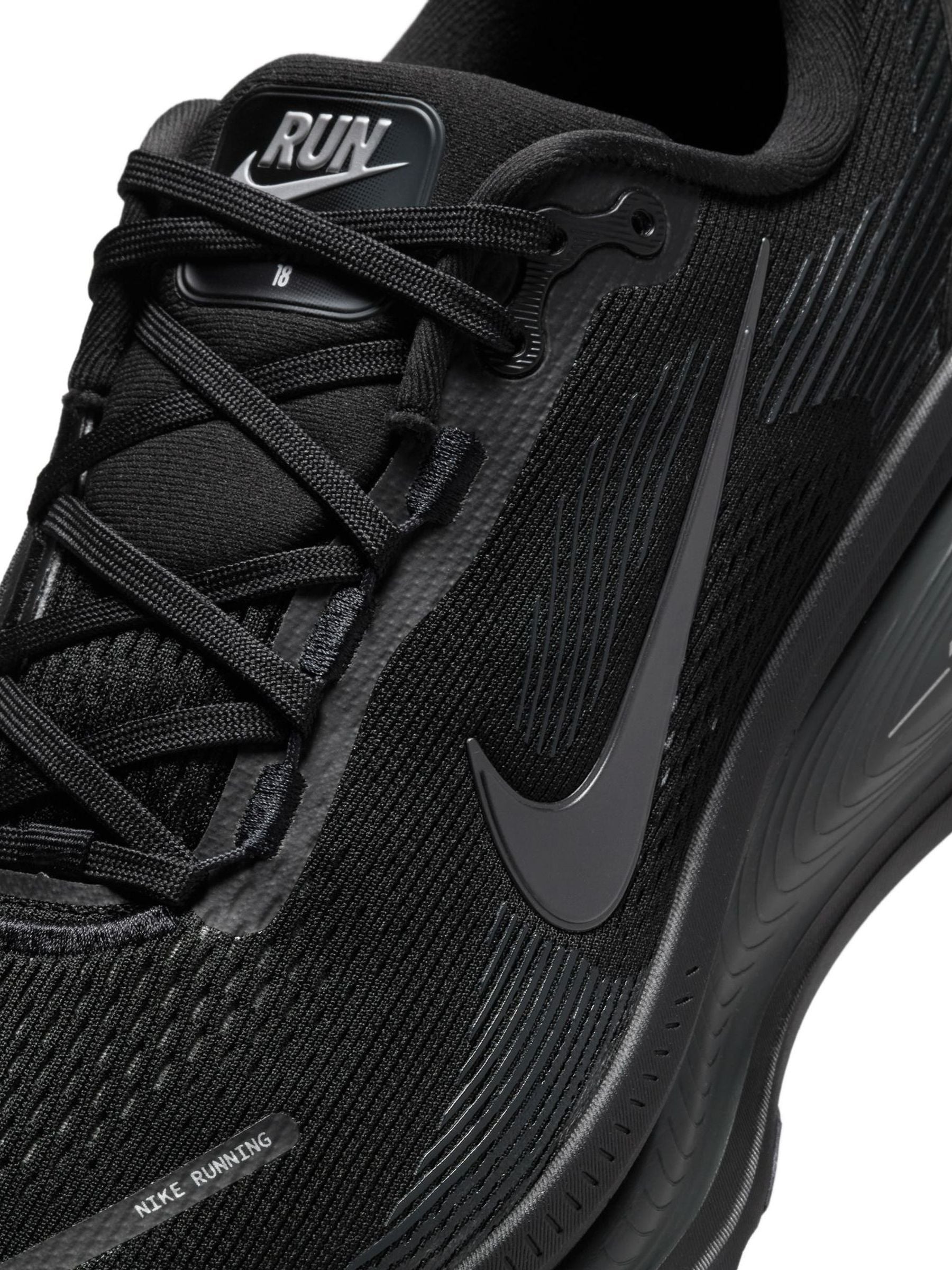 Next：日本 ブラック - Nike Vomero 18 ランニングスニーカー from