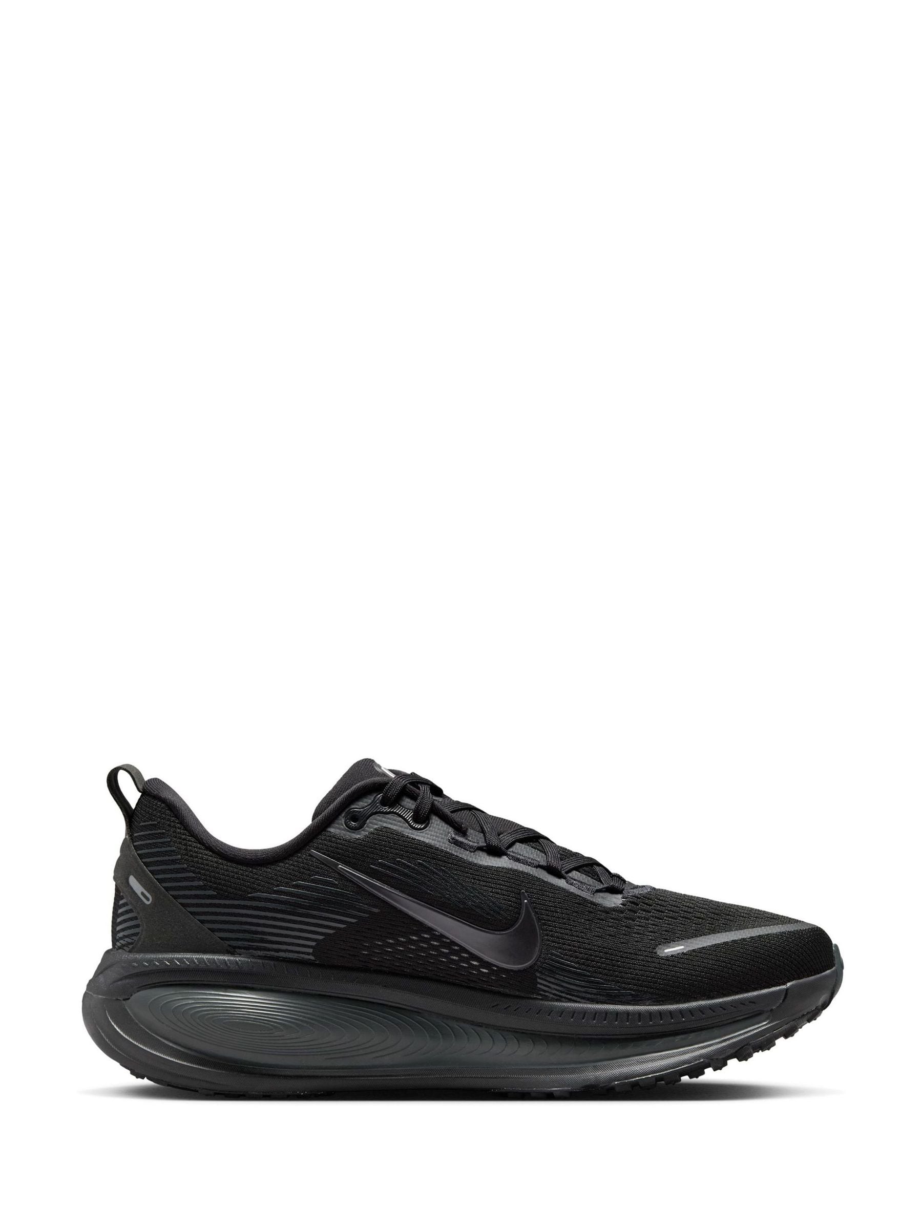 Next：日本 ブラック - Nike Vomero 18 ランニングスニーカー from