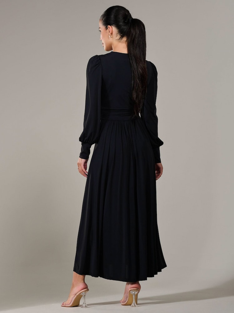 Schwarz - Jolie Moi Petite Long Sleeve Soft Silky Jersey Maxi Dress - Bild 2 von 6 Schwarz - Jolie Moi Petite Long Sleeve Soft Silky Jersey Maxi Dress - Bild 2 von 6