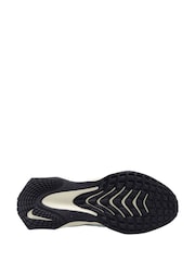 Nike White/Black City Response Trainers - Image 4 of 4