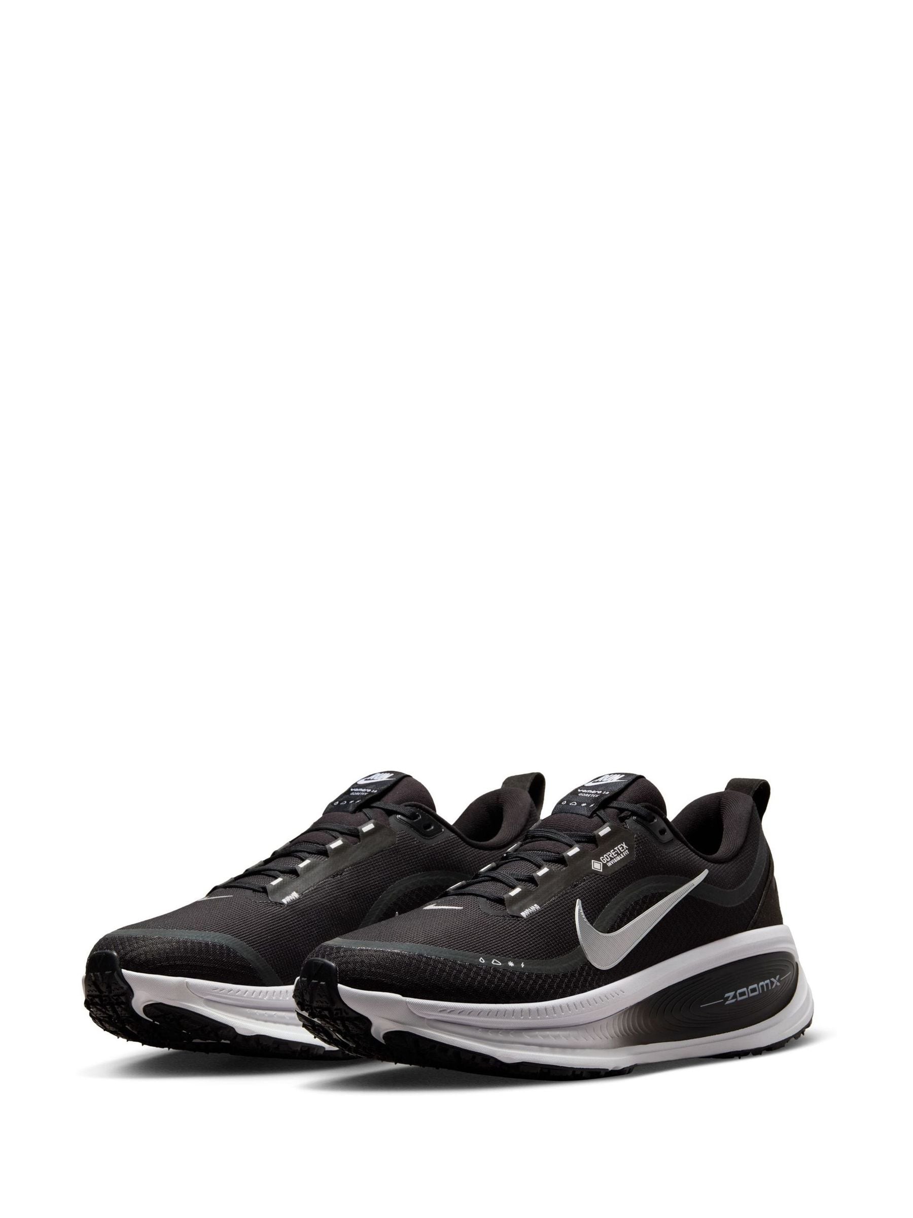 Comprar Preto/Branco - Tênis de corrida Nike Vomero 18 com GORE