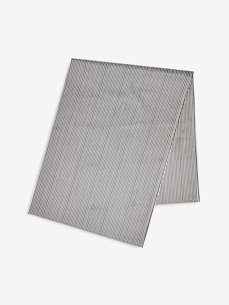 Black/White Bronx Stripe Wipe Clean Tablecloth - Image 4 of 4