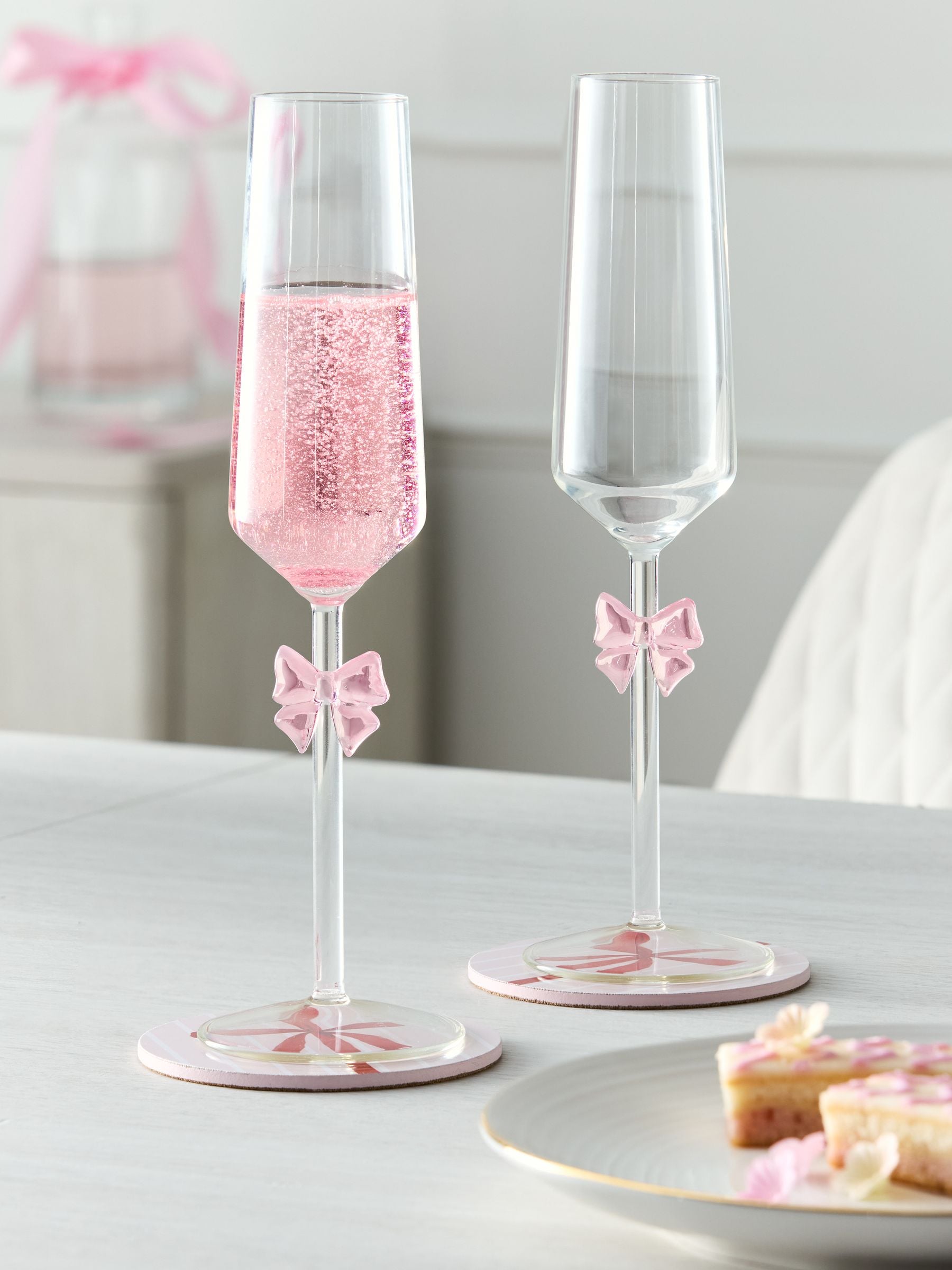 Set of 2 Pink Bow Stem Champagne Flutes