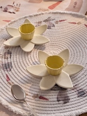 Sett med 2 eggkopper med påskeliljeblomster - Bilde 2 av 4