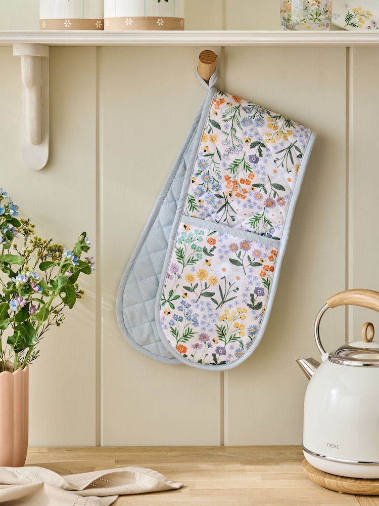 כפפות פרחוניות לתנור, דגם Maisie - תמונה 2 מתוך 5 כפפות פרחוניות לתנור, דגם Maisie - תמונה 2 מתוך 5