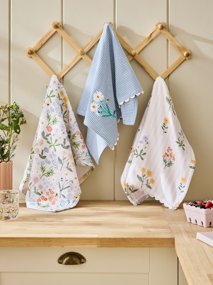 Komplet 3 kuhinjskih brisač s cvetličnim potiskom Maisie - Slika 1 iz 4 Komplet 3 kuhinjskih brisač s cvetličnim potiskom Maisie - Slika 1 iz 4