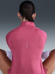 Beet Pink - Nike – Swift Dri-FIT – UV-Lauftop mit 1/4-Reißverschluss - Bild 5 von 6