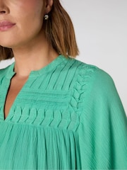 Verde - Live Unlimited Curve Crinkle Smocked Top - Imagen 3 de 3