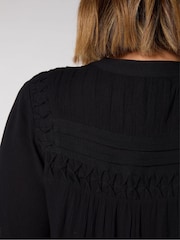 Negro - Live Unlimited Curve Crinkle Smocked Top - Imagen 4 de 4
