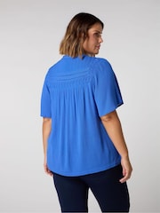 Azul - Live Unlimited Curve Crinkle Smocked Top - Imagen 2 de 3