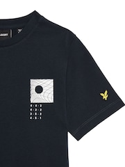 Lyle & Scott Disrupt Graphic Print 100% Cotton T-Shirt - صورة 3 من 3