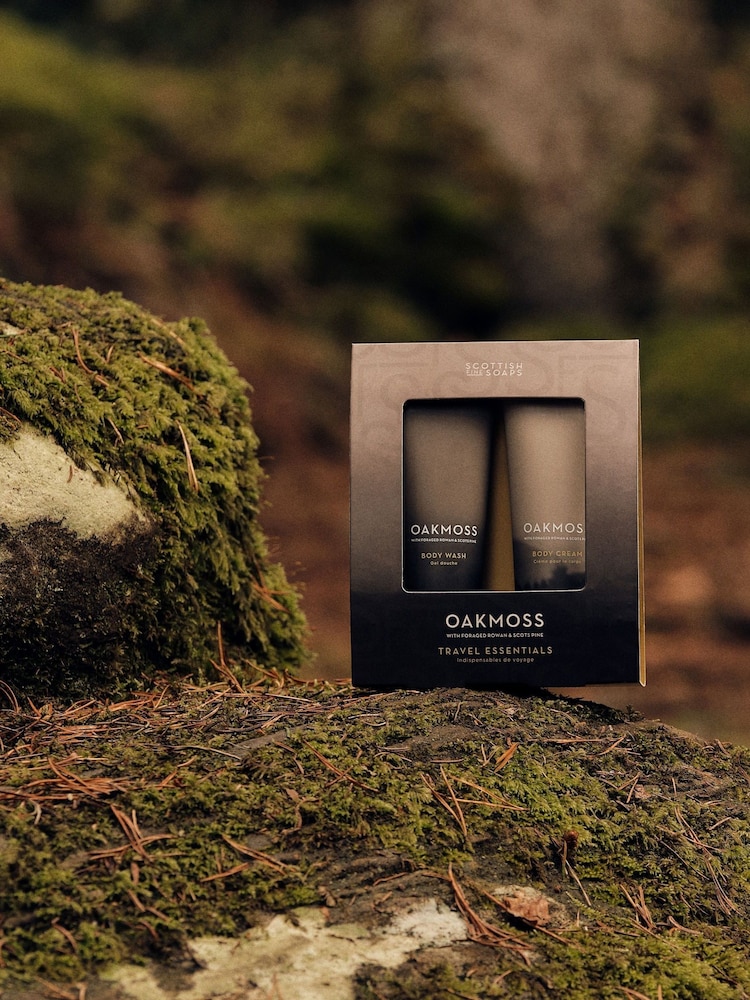 Scottish Fine Soaps Oakmoss Travel Essentials Gift Set - Image 2 of 2