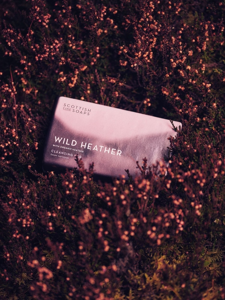 Scottish Fine Soaps Wild Heather Cleansing Bar 220g - Image 2 of 2 Scottish Fine Soaps Wild Heather Cleansing Bar 220g - Image 2 of 2