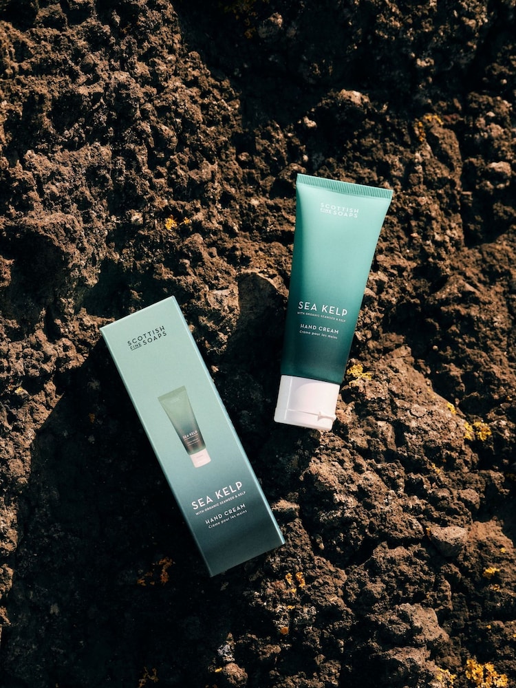 Scottish Fine Soaps Multi Sea Kelp Hand Cream 75ml - Image 2 of 4 Scottish Fine Soaps Multi Sea Kelp Hand Cream 75ml - Image 2 of 4