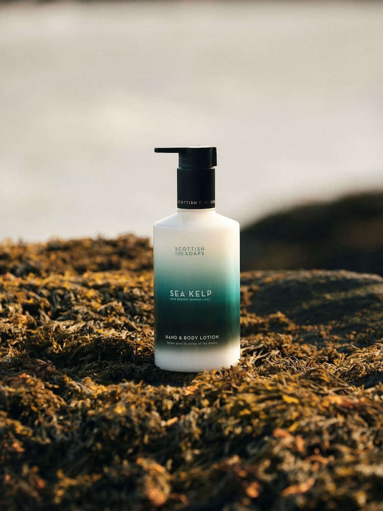 Scottish Fine Soaps Sea Kelp Hand & Body Lotion 300ml - Image 2 of 2 Scottish Fine Soaps Sea Kelp Hand & Body Lotion 300ml - Image 2 of 2
