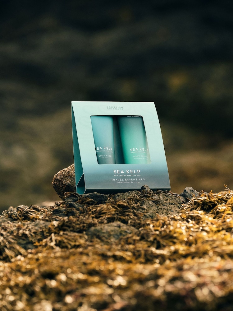Scottish Fine Soaps Sea Kelp Travel Essentials Gift Set - Image 2 of 3