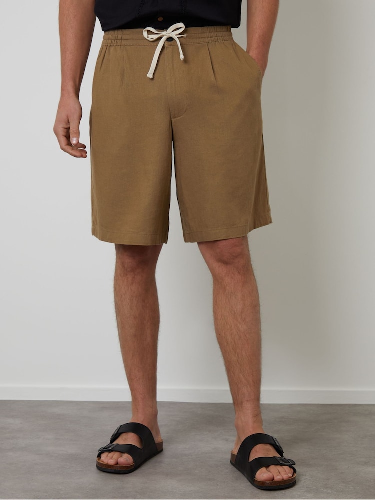 Threadbare Brown Loose Fit Linen Blend Pleated Shorts - Image 1 of 5