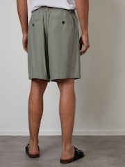 Threadbare Green Loose Fit Linen Blend Pleated Shorts - Image 2 of 5