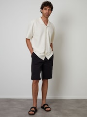 Threadbare Black Relaxed Fit Pleated Stretch Chinos Shorts - Image 3 of 5