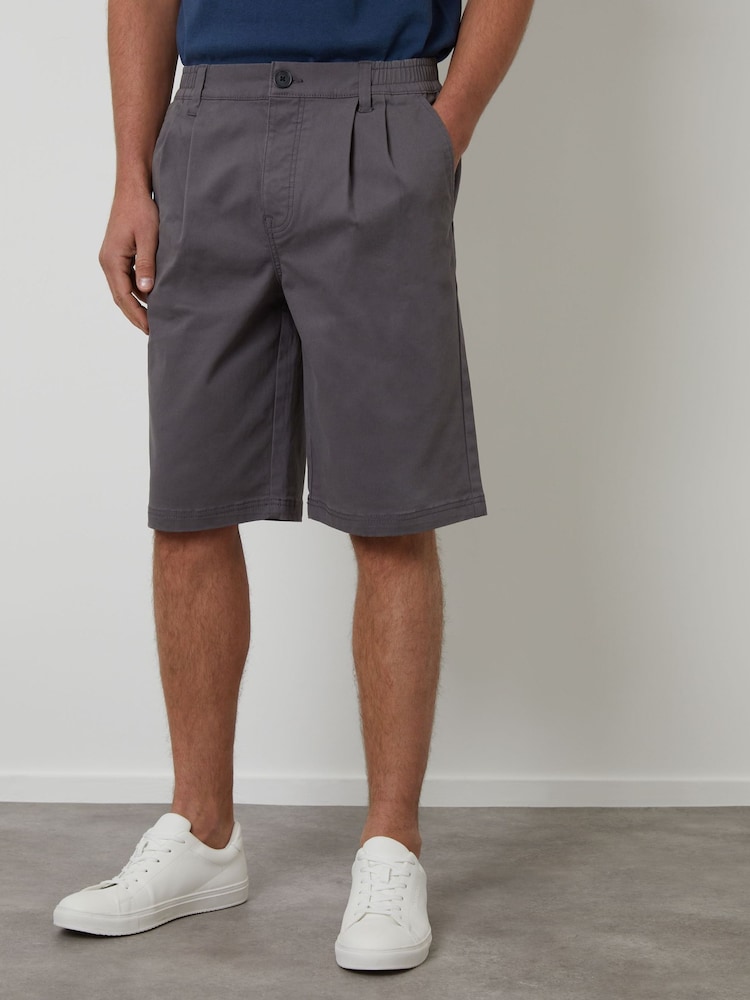 Threadbare Grey Relaxed Fit Pleated Stretch Chinos Shorts - Image 1 of 5