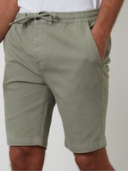 Threadbare Green Regular Fit Elasticated Waist Stretch Chinos Shorts - Image 4 of 4