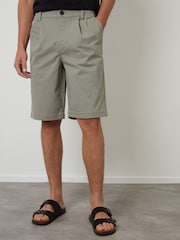 Threadbare Green Relaxed Fit Pleated Stretch Chinos Shorts - Image 1 of 5