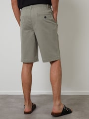 Threadbare Green Relaxed Fit Pleated Stretch Chinos Shorts - Image 2 of 5