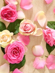 Cream Vintage Rose Shaped Decorative Candle - Image 3 of 5