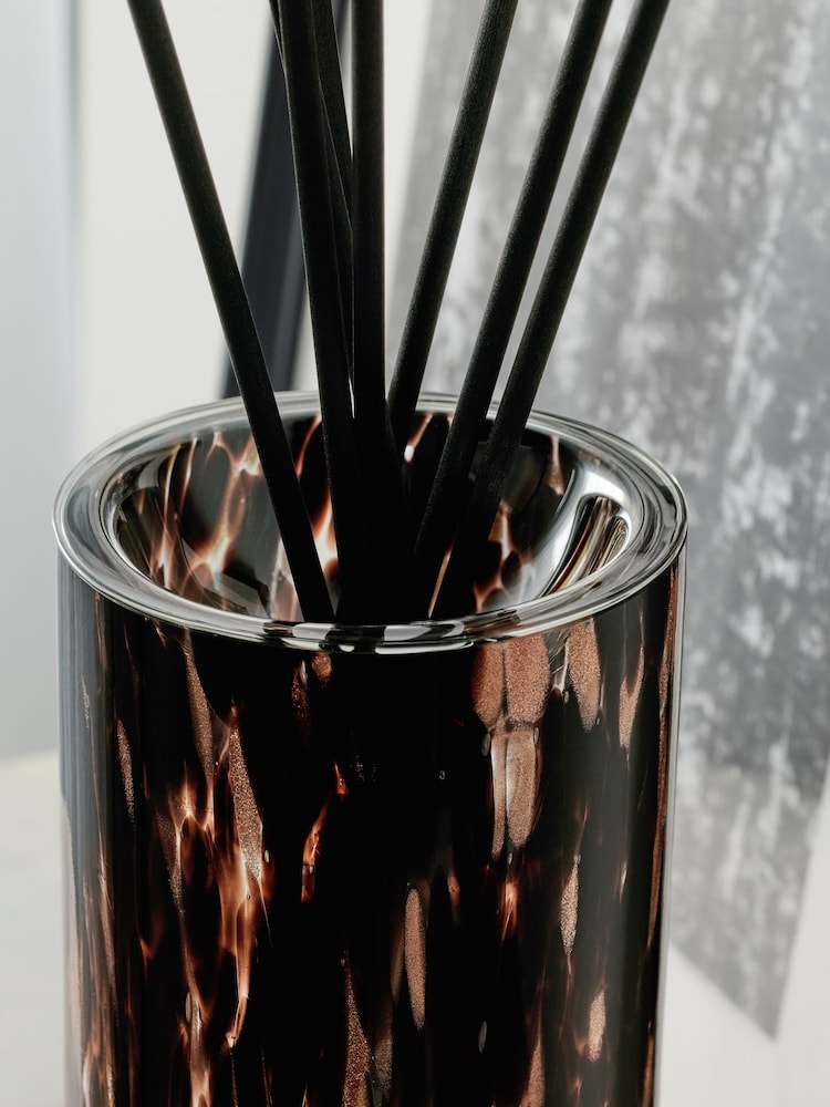 New York Noir Cassis & Coconut Collection Luxe Confetti XL 800ml Reed Diffuser - Image 2 of 3